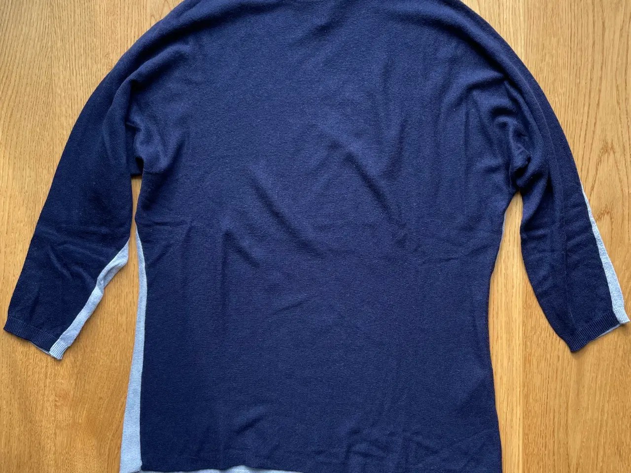 Billede 1 - Inwear strikbluse tofarvet