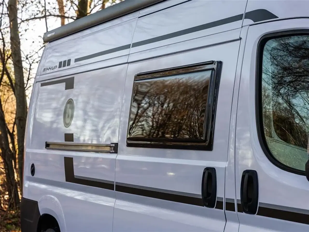 Billede 29 - 2026 - Benimar Benivan 144 UP   Benivan 144 UP 2025 er en fuldt udstyret 5,99 meter campervan