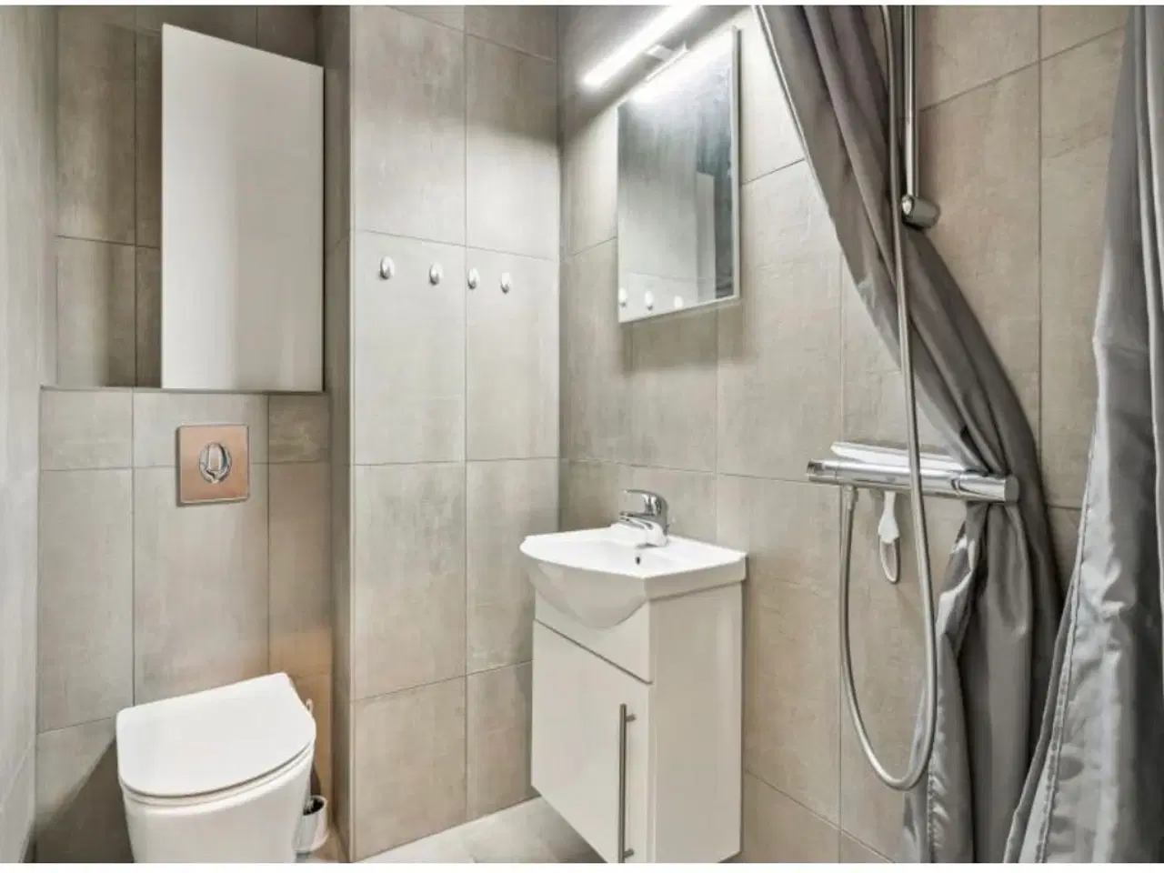 Billede 11 - Flyt direkte ind! Totalistandsat rækkehus i