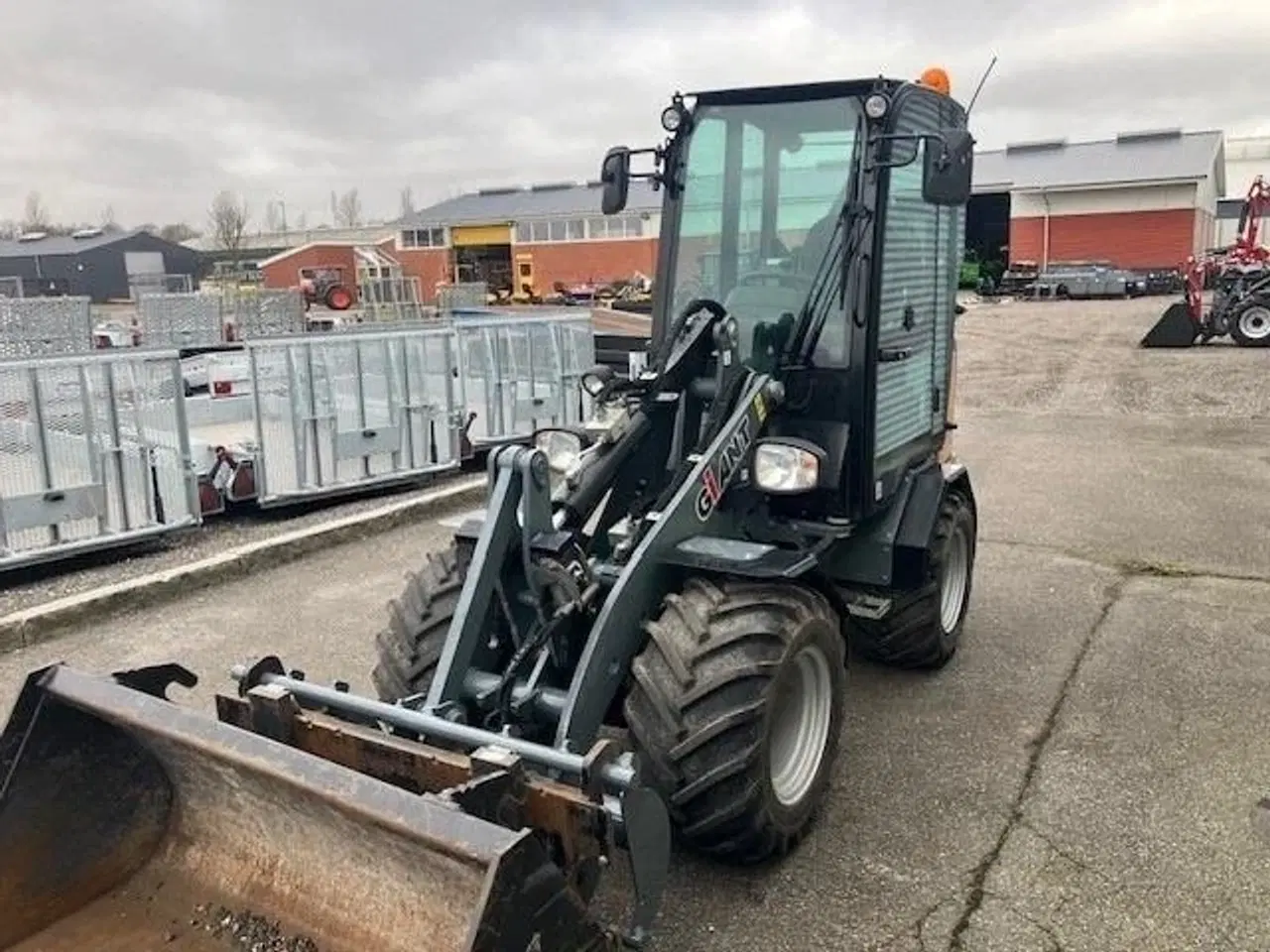 Billede 5 - GiANT G2300 HD G2300 x-tra HD  med cabine