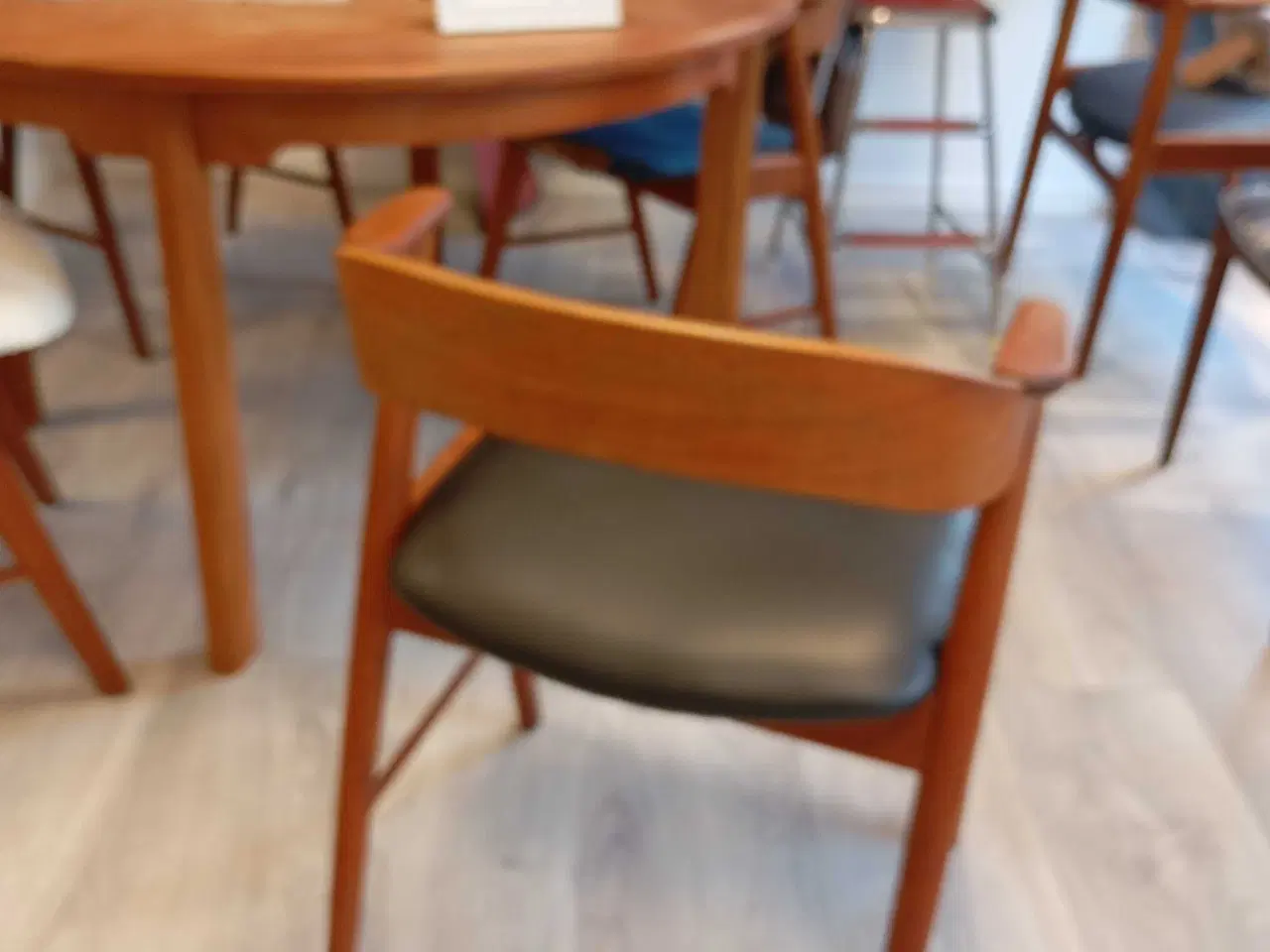 Billede 3 - 4 stk Kai Kristiansen Model 32 Stole – Klar til N