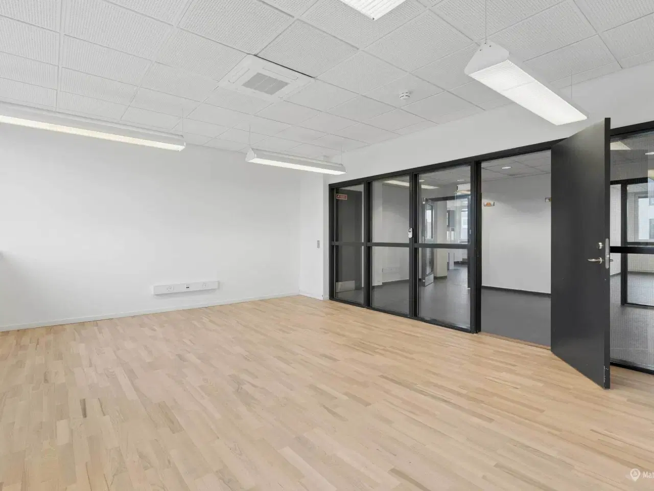 Billede 12 - Moderne lyst og nyrenoveret kontorlejemål tæt på metro
