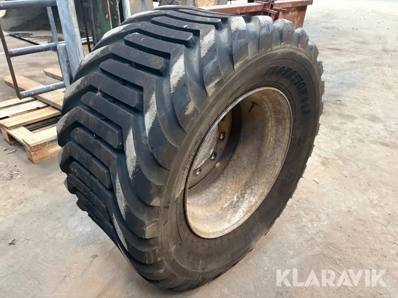 Billede 1 - Dæk med fælg BKT - 1 styk