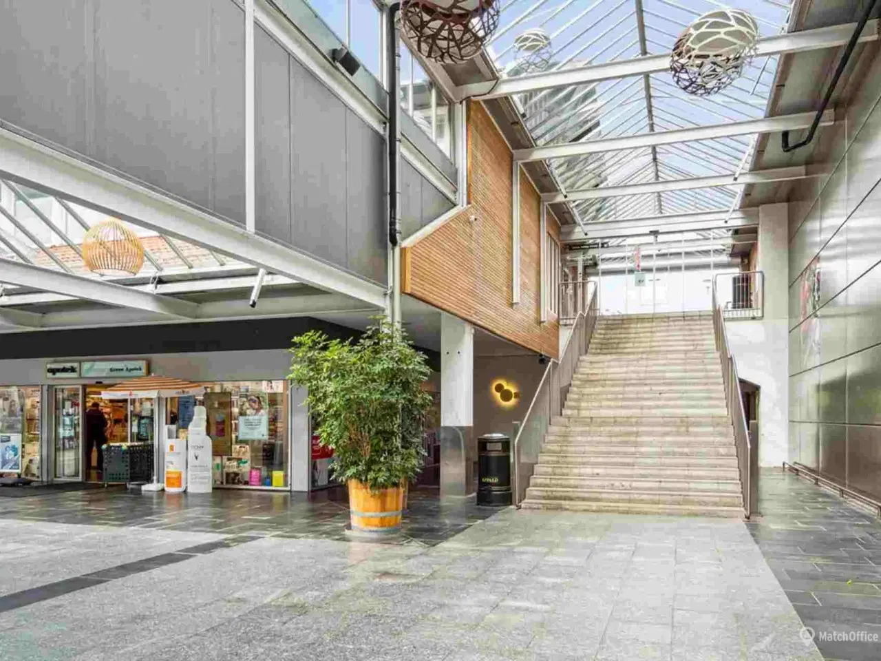 Billede 1 - Lyst og attraktivt kontorlejemål i Greve Midtby Center