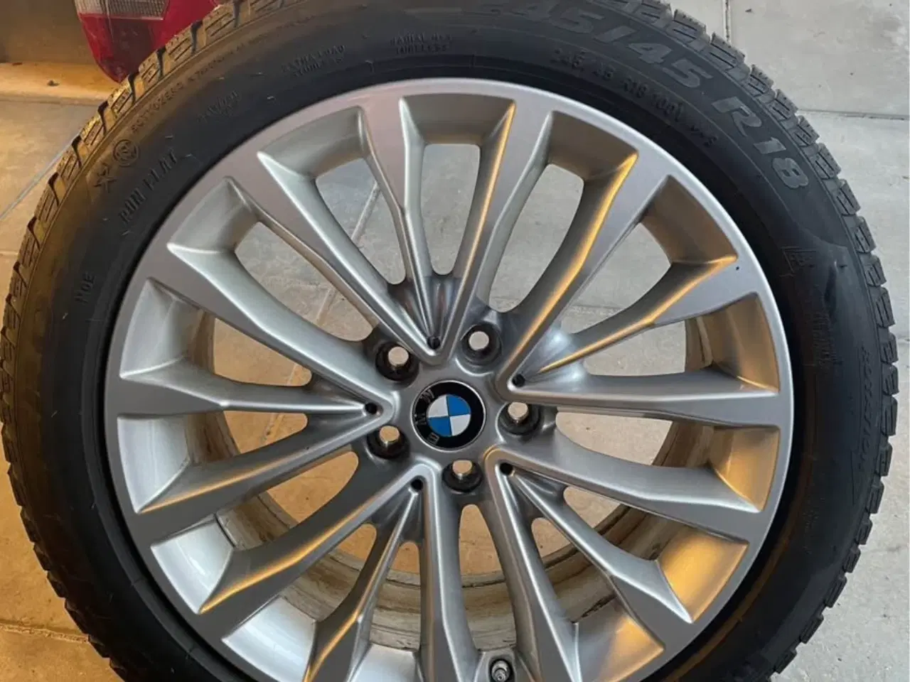 Billede 1 - BMW 530e fælge - originale 18” med vinterdæk 