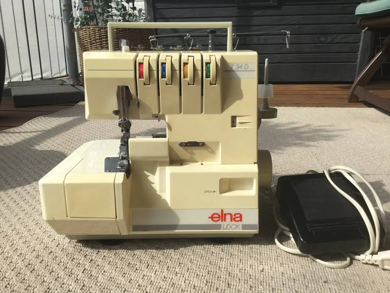 Billede 1 - Elna overlock symaskine, velholdt