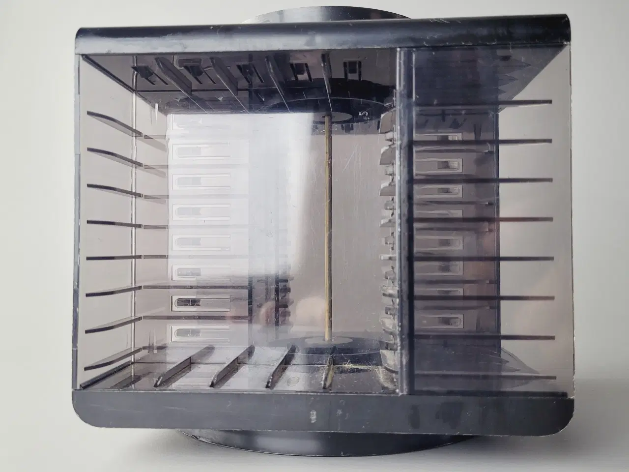 Billede 5 - ⭐️· 🎶 Retro Kassettebånd Holder - Drejelig 