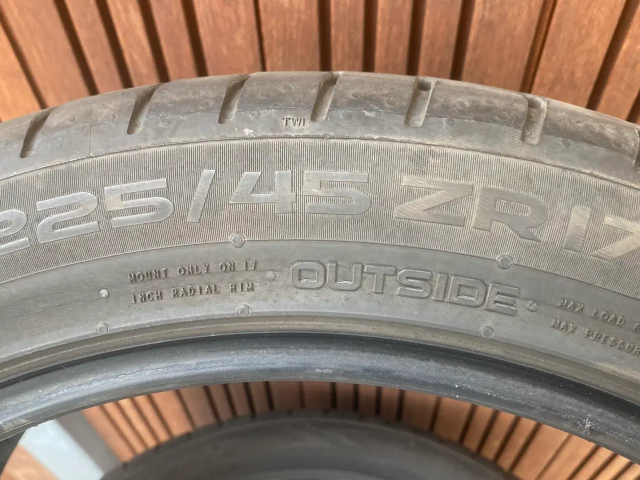 Billede 5 - Nokian Powerproof 225/45 ZR17 94Y sommerdæk – 5 mm