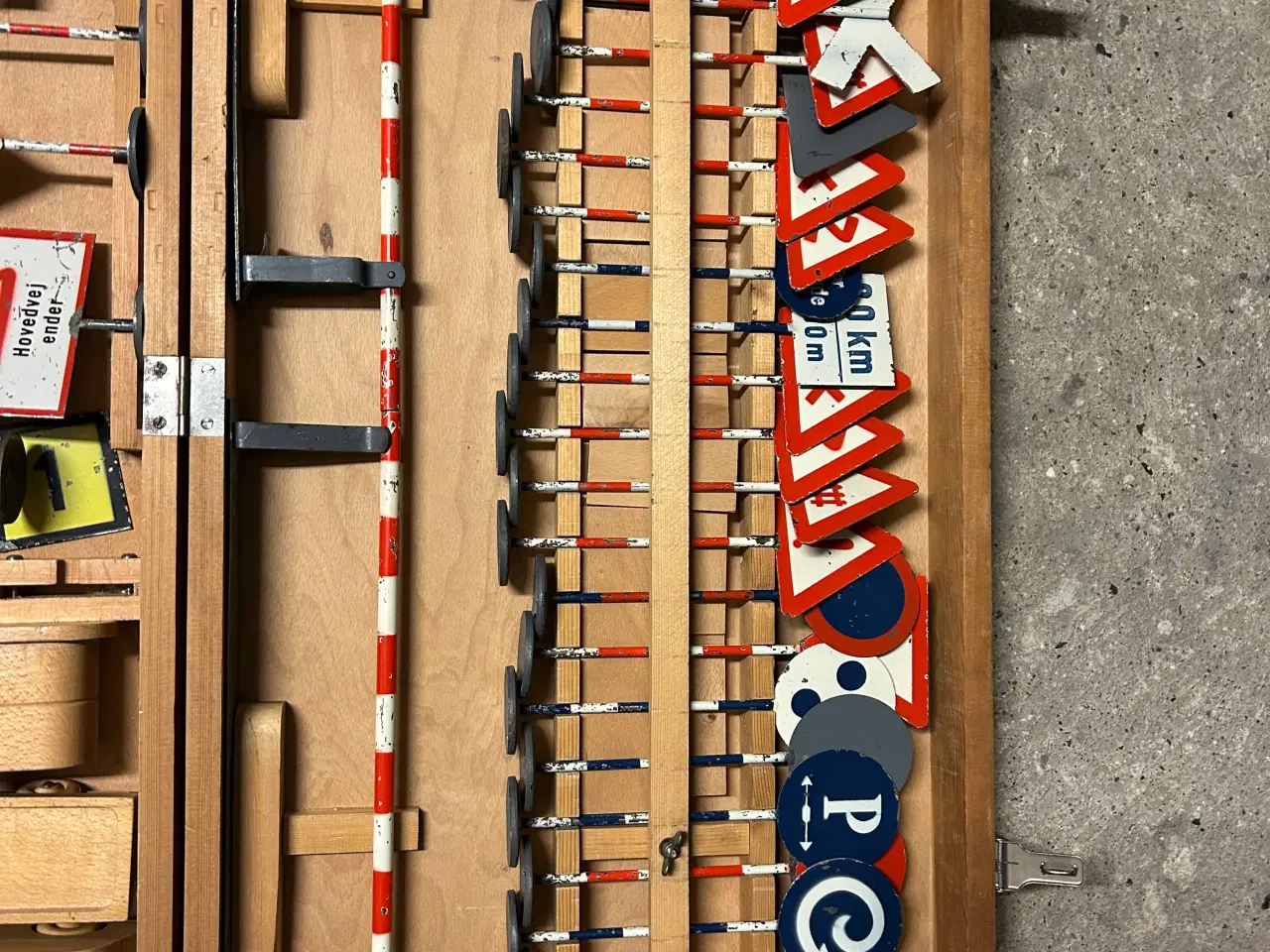 Billede 2 - Træ legetøjs kuffet