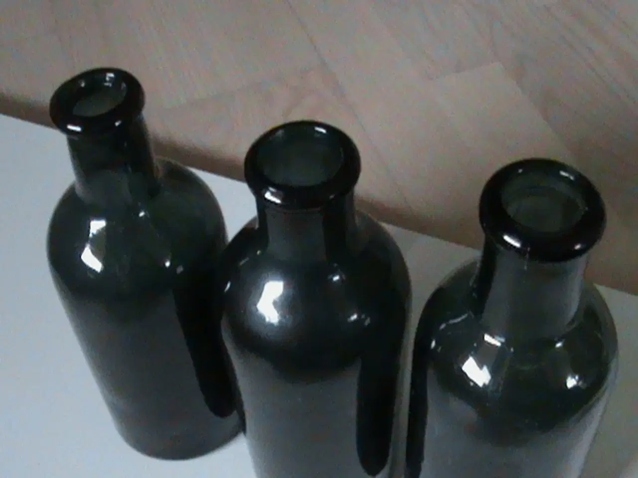 Billede 3 - Tre antikke glas flasker, grønne