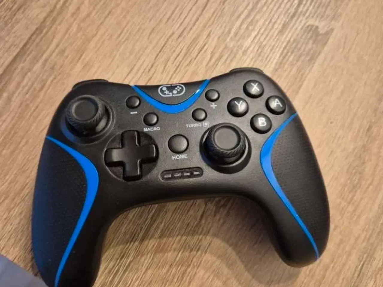 Billede 2 -     Nintendo Switch 2 Som Ny + Masser Ekstra Udsty