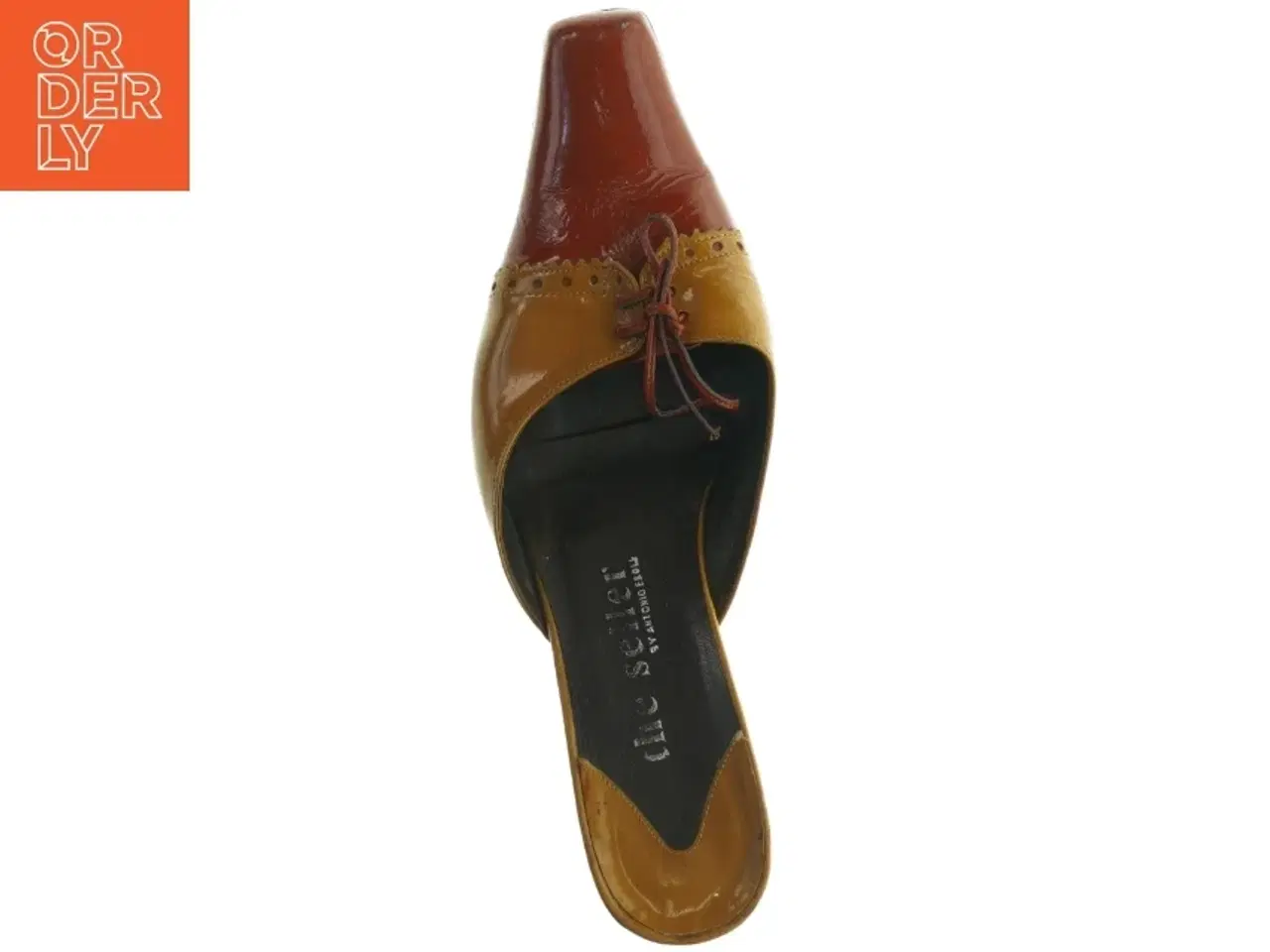 Billede 2 - Brun og gul tåspids-pumps med snørebånd fra The Seller (str. 39)