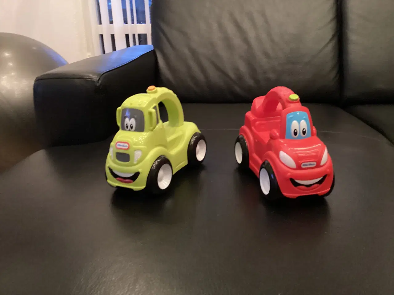 Billede 1 - 2 little tikes Biler