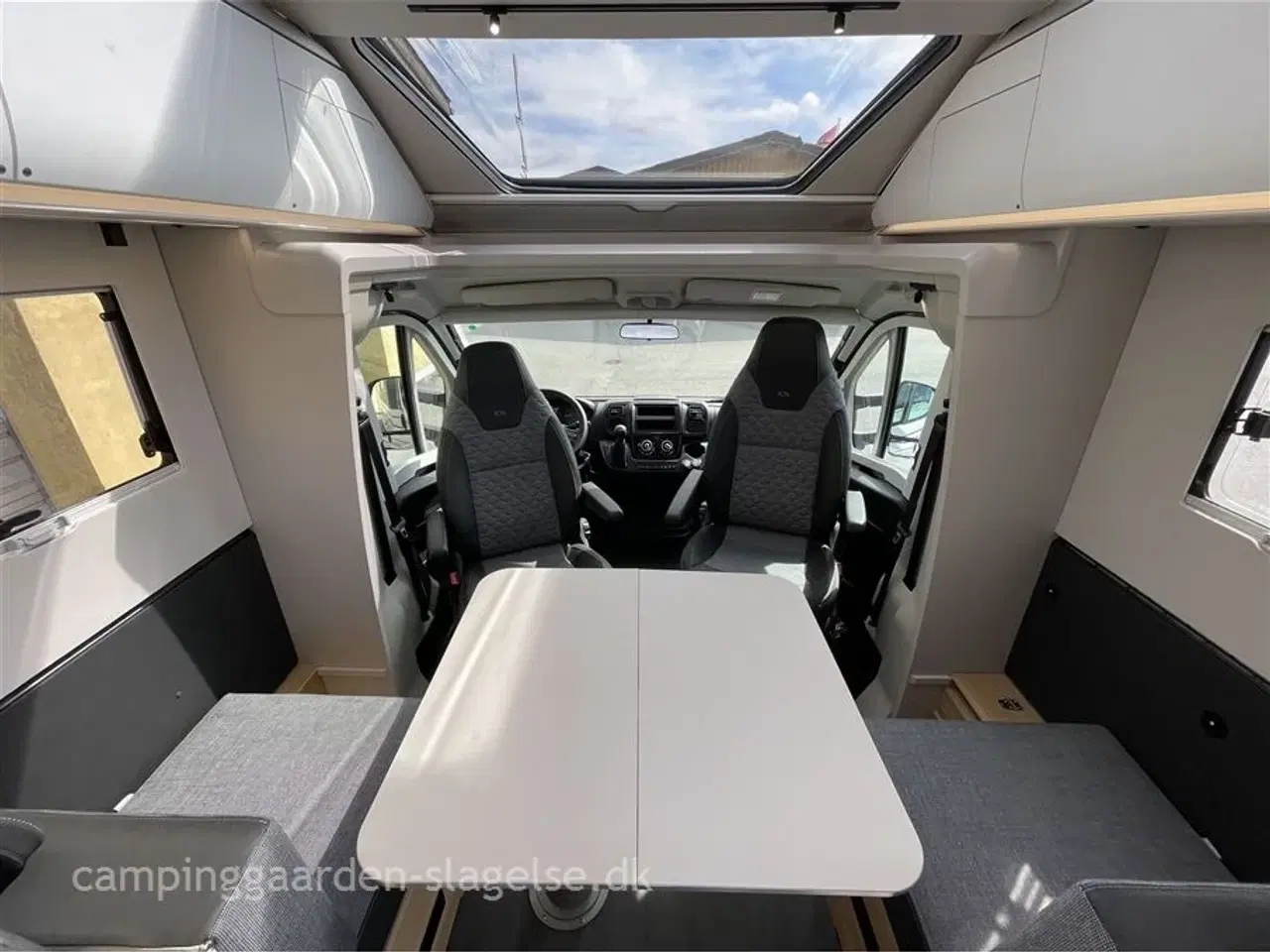 Billede 9 - 2023 - Adria Coral Plus 670 DL   AUTOMATGEAR - NEDSAT KR 136.568,-