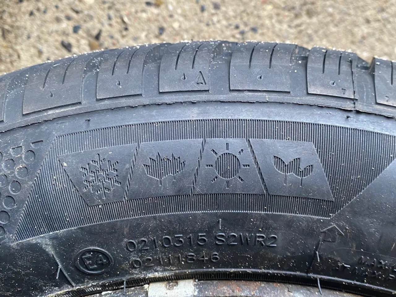 Billede 4 - Nye helårsdæk på brugt fælg
