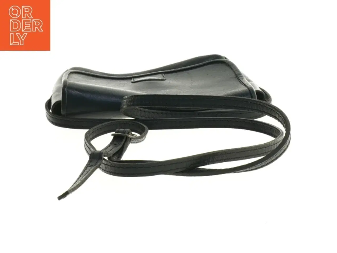 Billede 2 - Klassisk Sort Crossbody skuldertaske i læder fra Burkelys Leatherhouse (str. 20 x 15 cm)