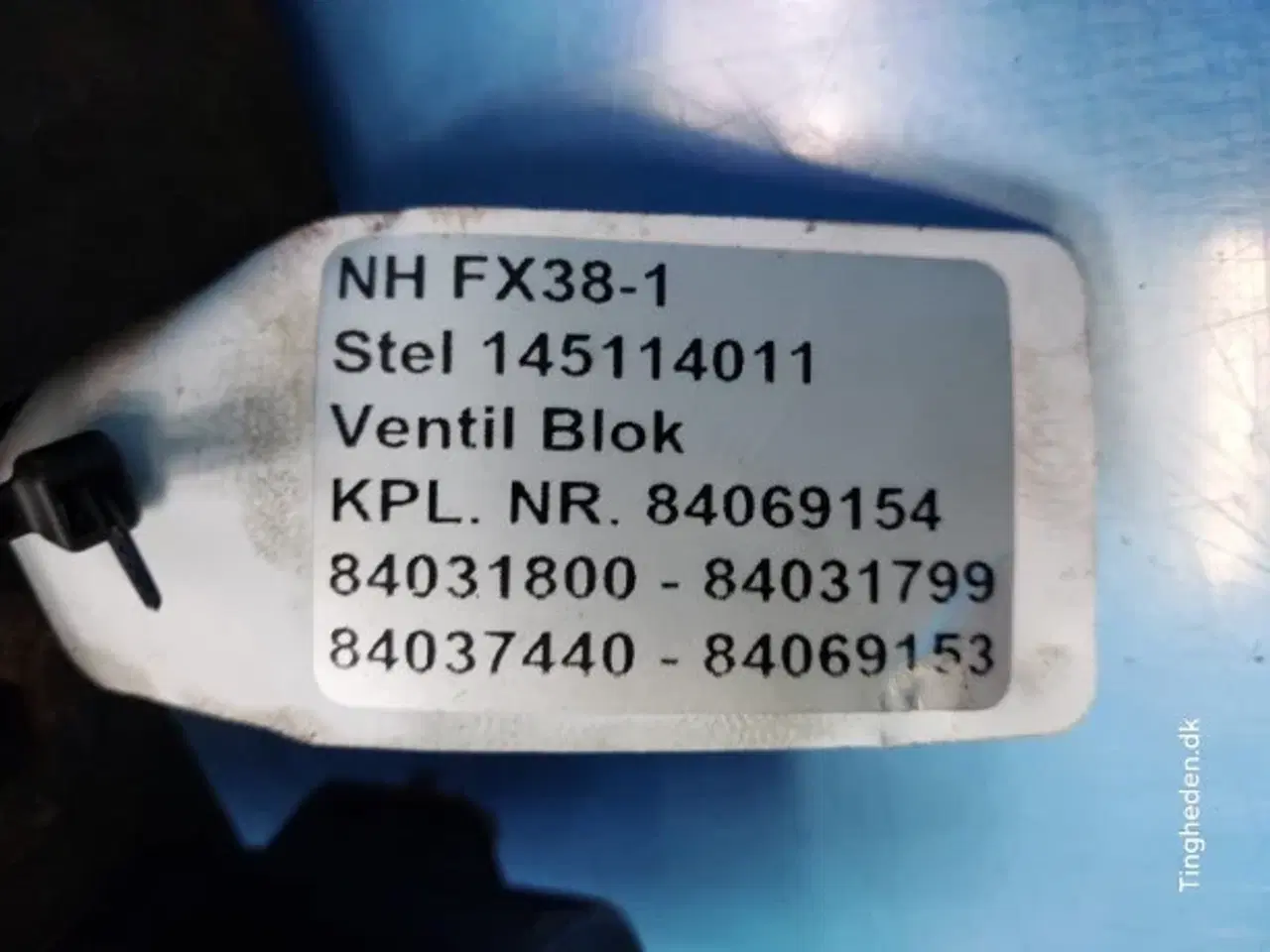 Billede 2 - New Holland FX38 Ventilblok 84069154