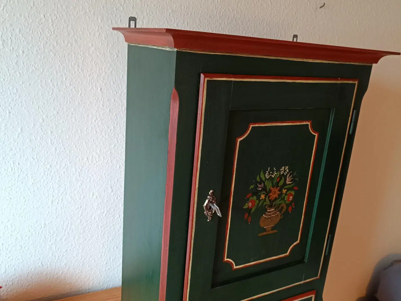 Billede 5 - Flot snedkerlavet tobaksskab