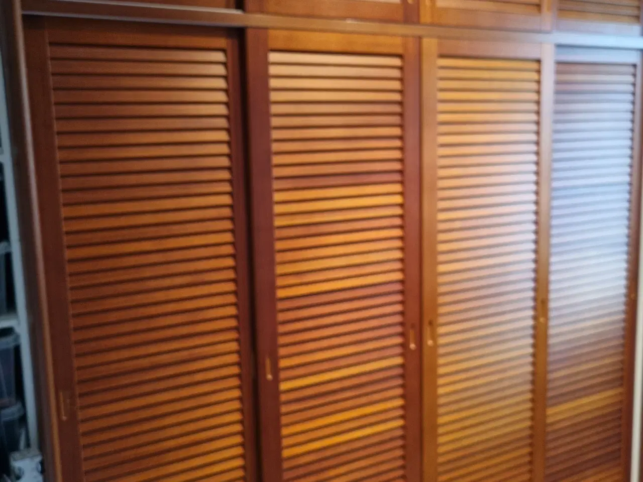 Billede 1 - Klædeskab i mahogni