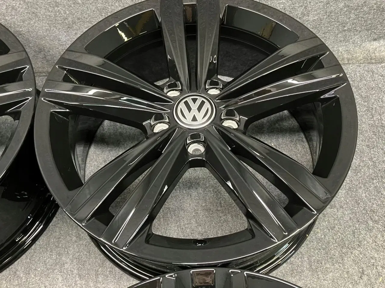 Billede 3 - ALUFÆLGE VW PASSAT ARTEON SEBRING 3G0 17"