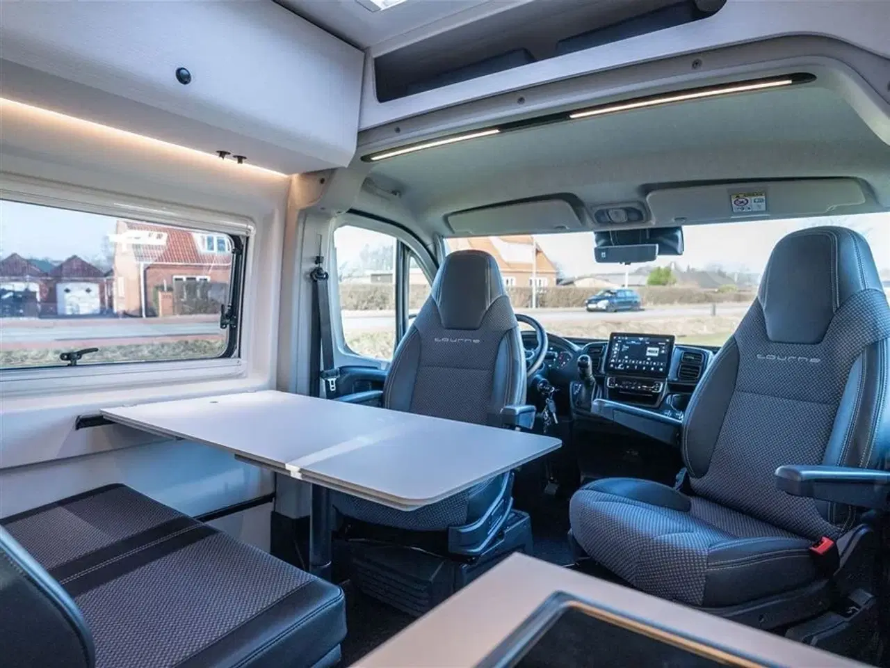 Billede 8 - 2026 - Tourne 6.0 Select aut. gear - Black - 180HK   Tournes topmodel