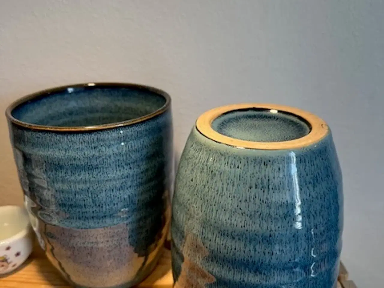 Billede 2 - Unikke håndlavede krus i smuk blå glasur