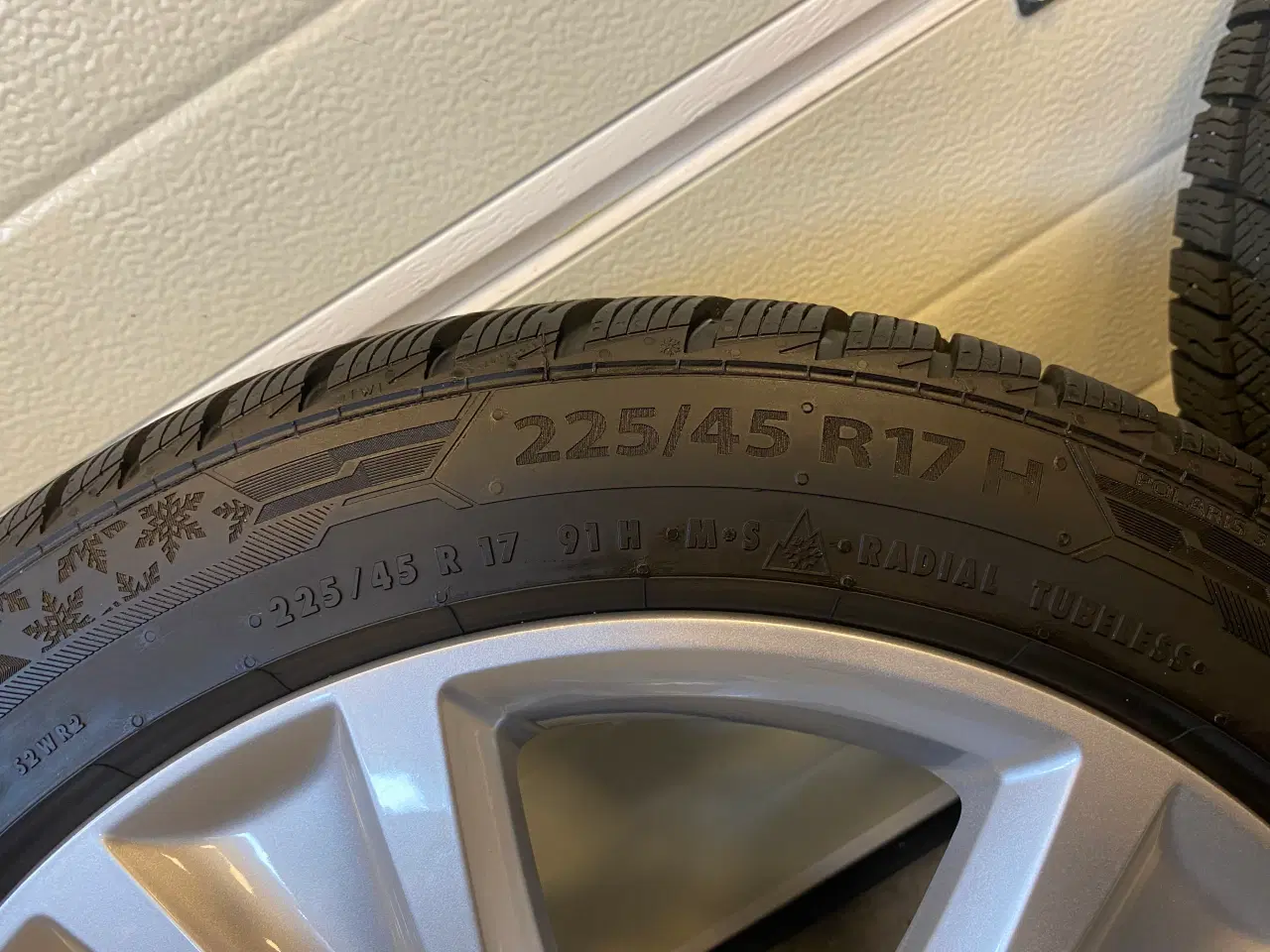 Billede 4 - Velholdte 17” originale Seat alufælge