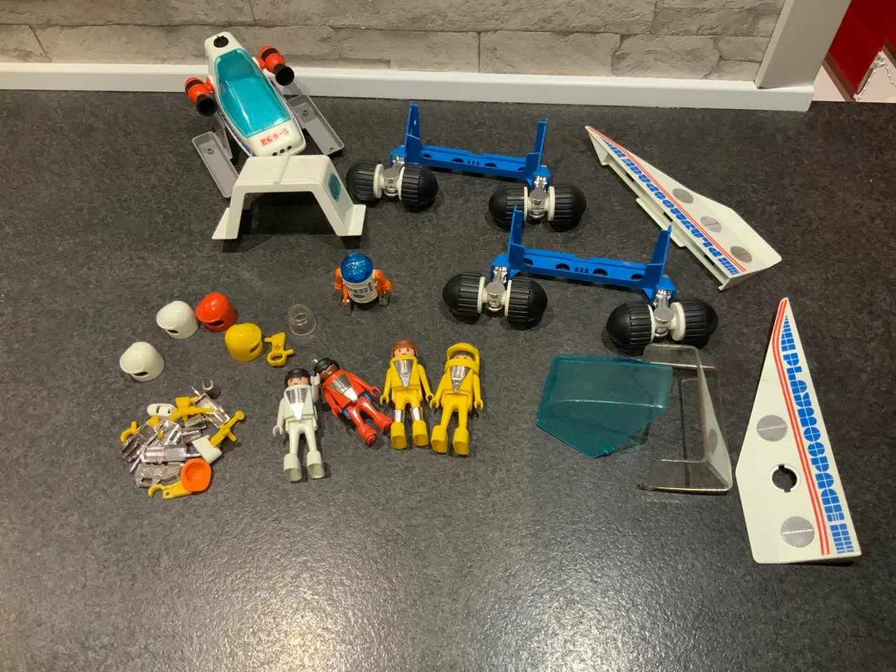 Billede 1 - Playmobil space dele og figurer
