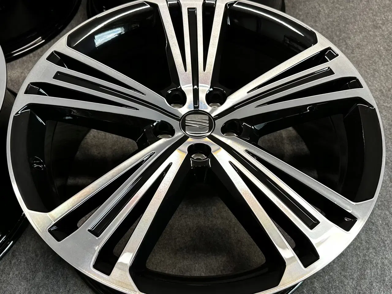 Billede 6 -  SEAT TARRACO 5F 8.0" x 20" 5x112 ET 41