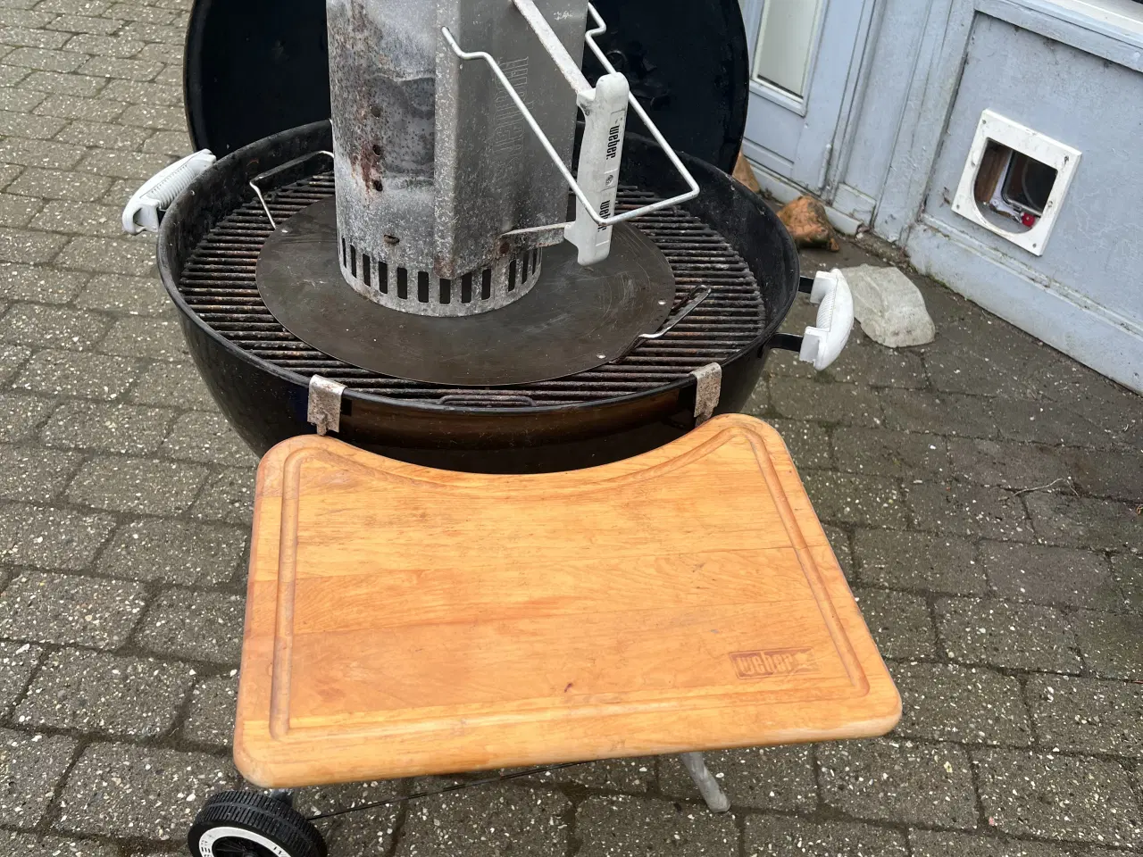 Billede 2 - Weber grill 57 cm trænger til ny rist ( rusten) 