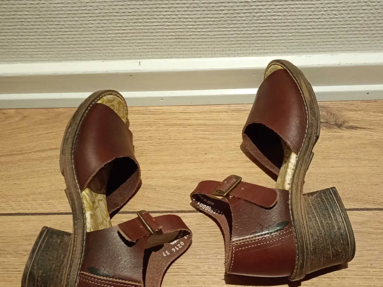Billede 2 - Damesandaler, FLY LONDON, skind, brun, str. 37.