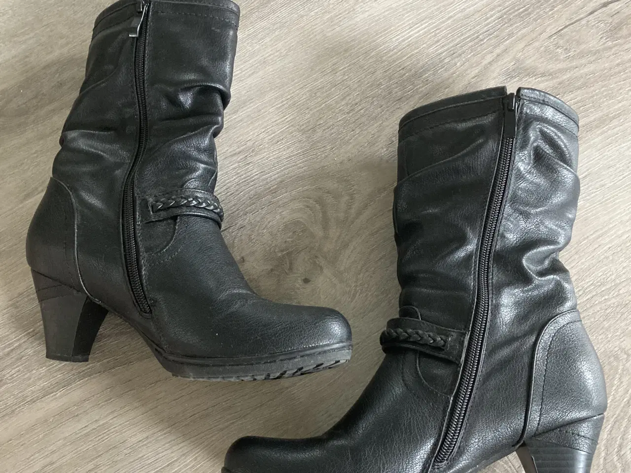 Billede 1 - Rieker støvler str. 38