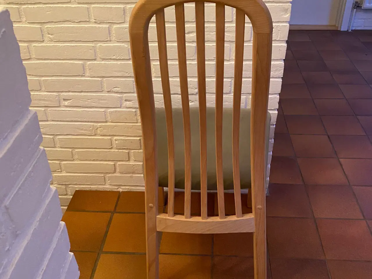 Billede 2 - Spisebords stole sæbebehandlet bøg.