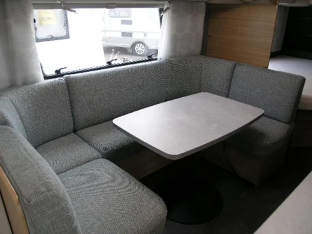 Billede 6 - Dethleffs Camper 560 FMK