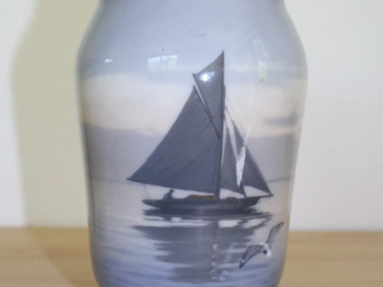 Billede 8 - Vase med sejlskib fra Royal copenhagen