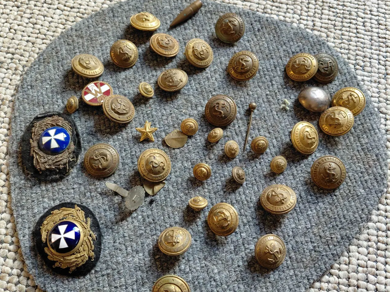 Billede 3 - Gamle knapper mm
