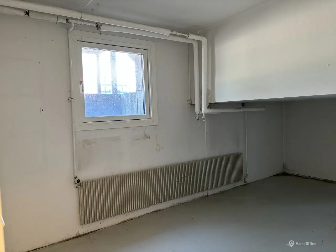 Billede 2 - Lager / showroom med god beliggenhed