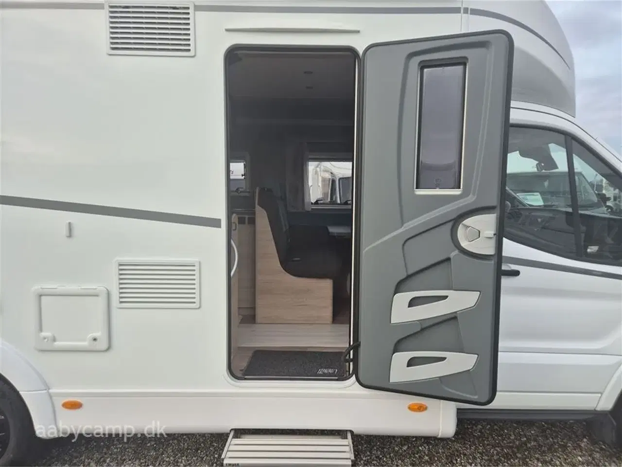 Billede 5 - 2023 - Dethleffs Just GO T7055 EB AUT. Automatgear. Solceller. Batteri. Markise. Elektrisk indgangstrin. Kun 29,000 Km !!!