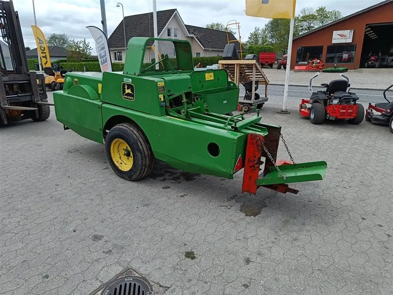 Billede 10 - John Deere 342 A småballepresser