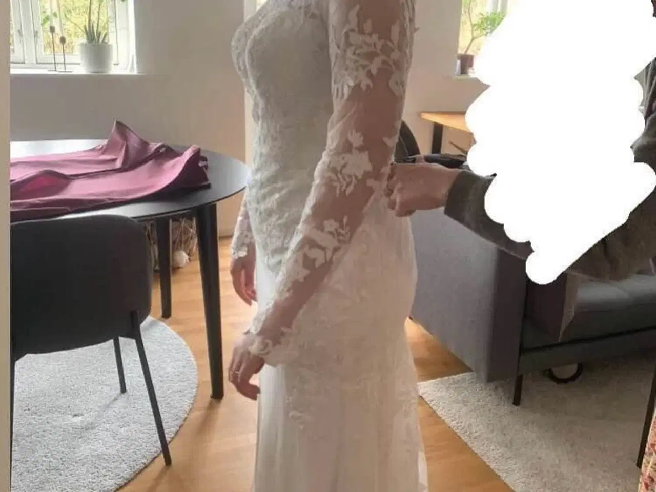 Billede 6 - Brudekjole med lange ærmer og blonder