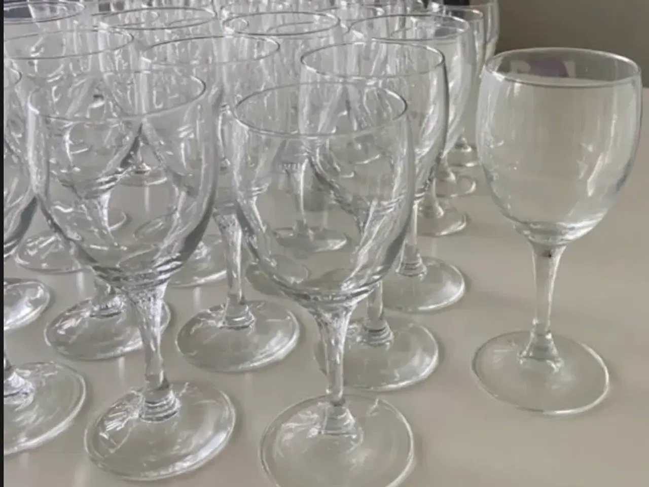 Billede 3 - Rødvinsglas, hvidvinsglas og dessertvinsglas