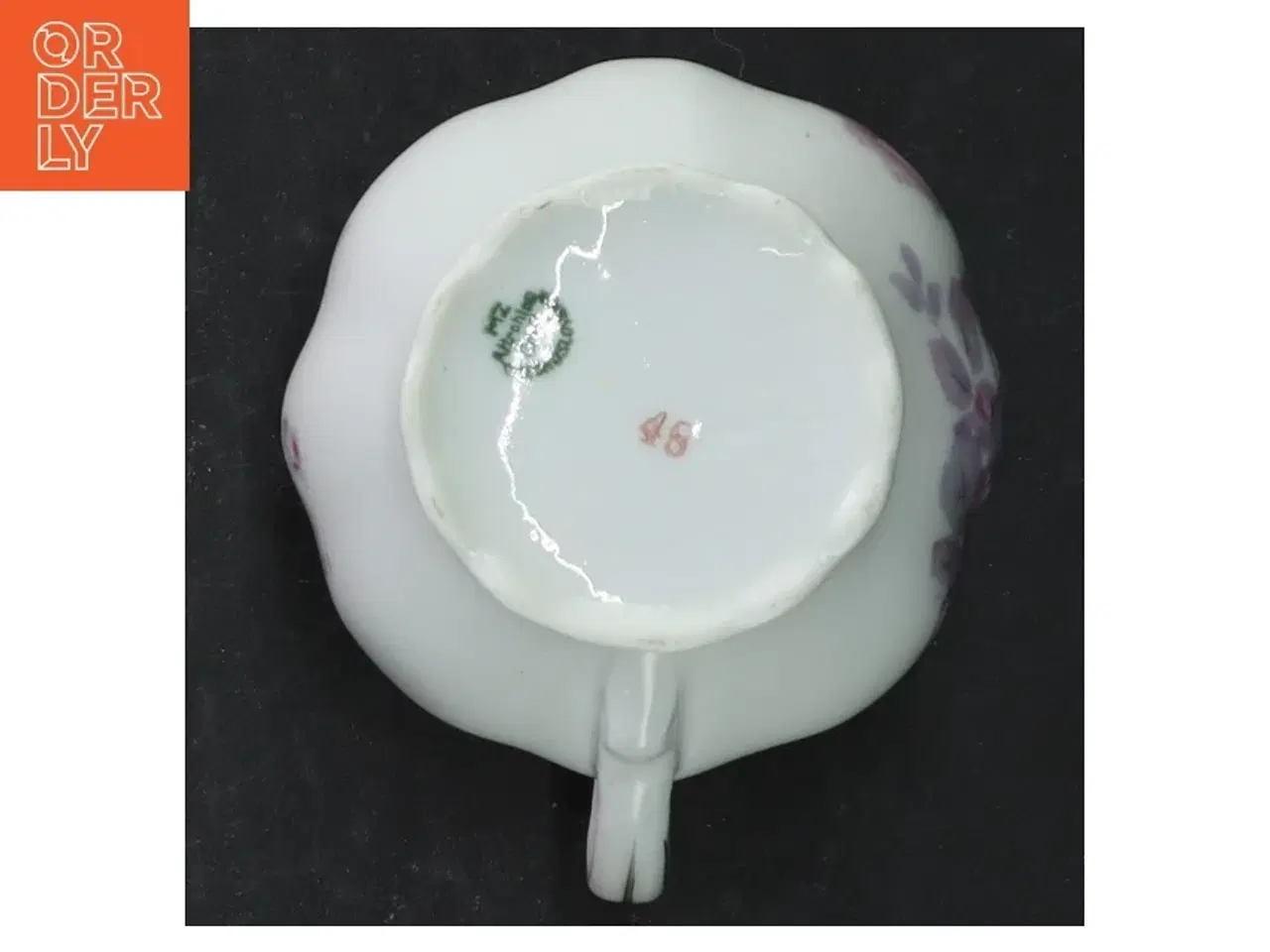 Billede 3 - Porcelænsflødekande med blomstermotiv (str. 7,5x9 cm)