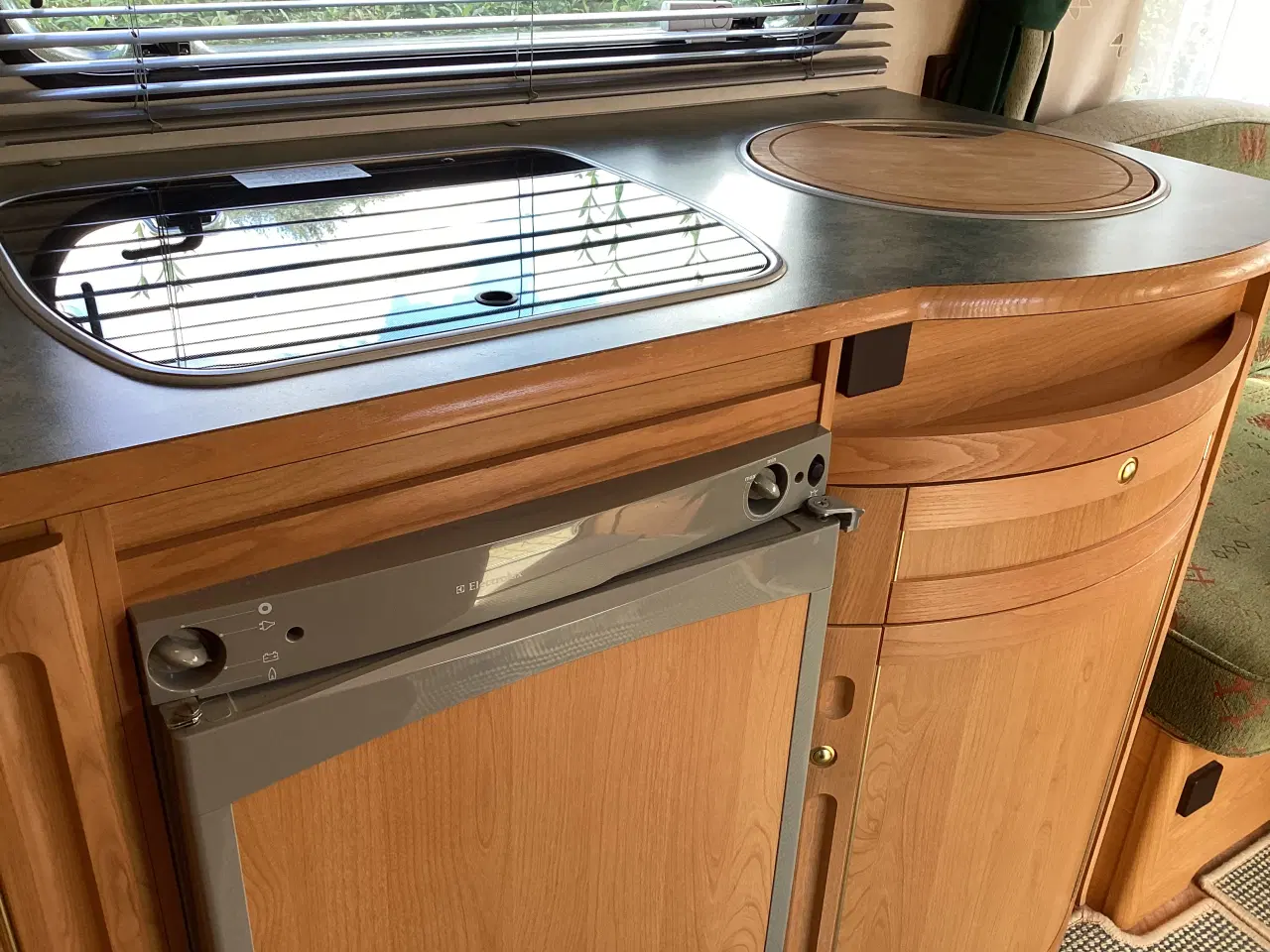 Billede 9 - Campingvogn sælges pæn og velholdt.