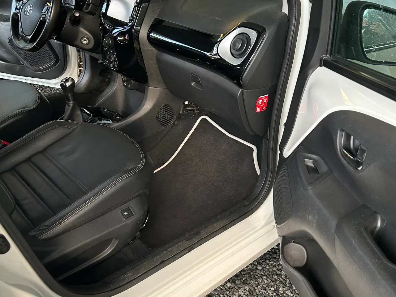 Billede 10 - Toyota Aygo 2018 nysynet fuld af komfort og udstyr