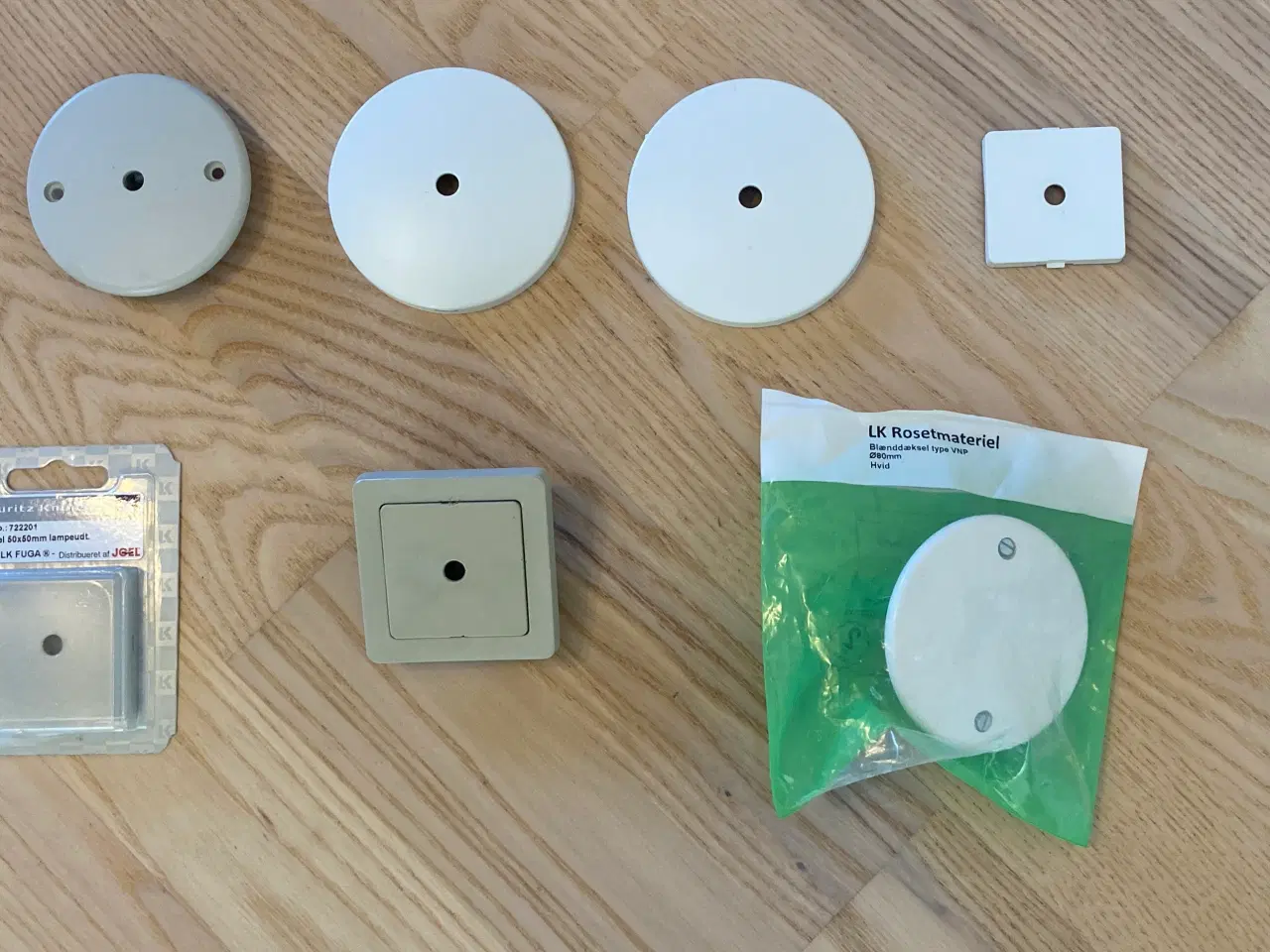 Billede 1 - Plastdæksler til lampeudtag 