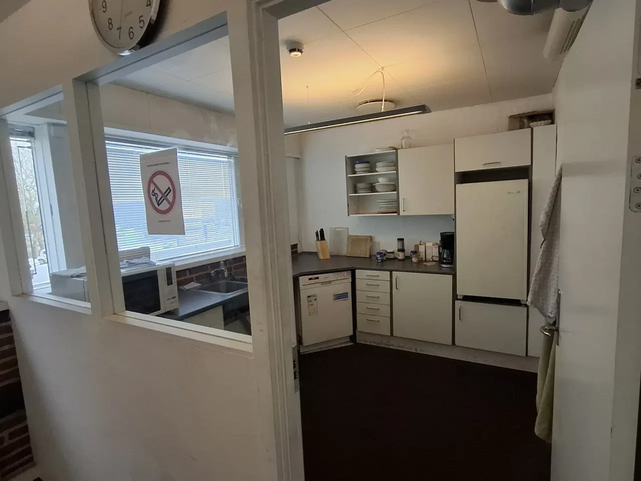 Billede 37 - Velegnet til Autoværksted. værksted eller Lager. Stort udeareal til præsentation af biler