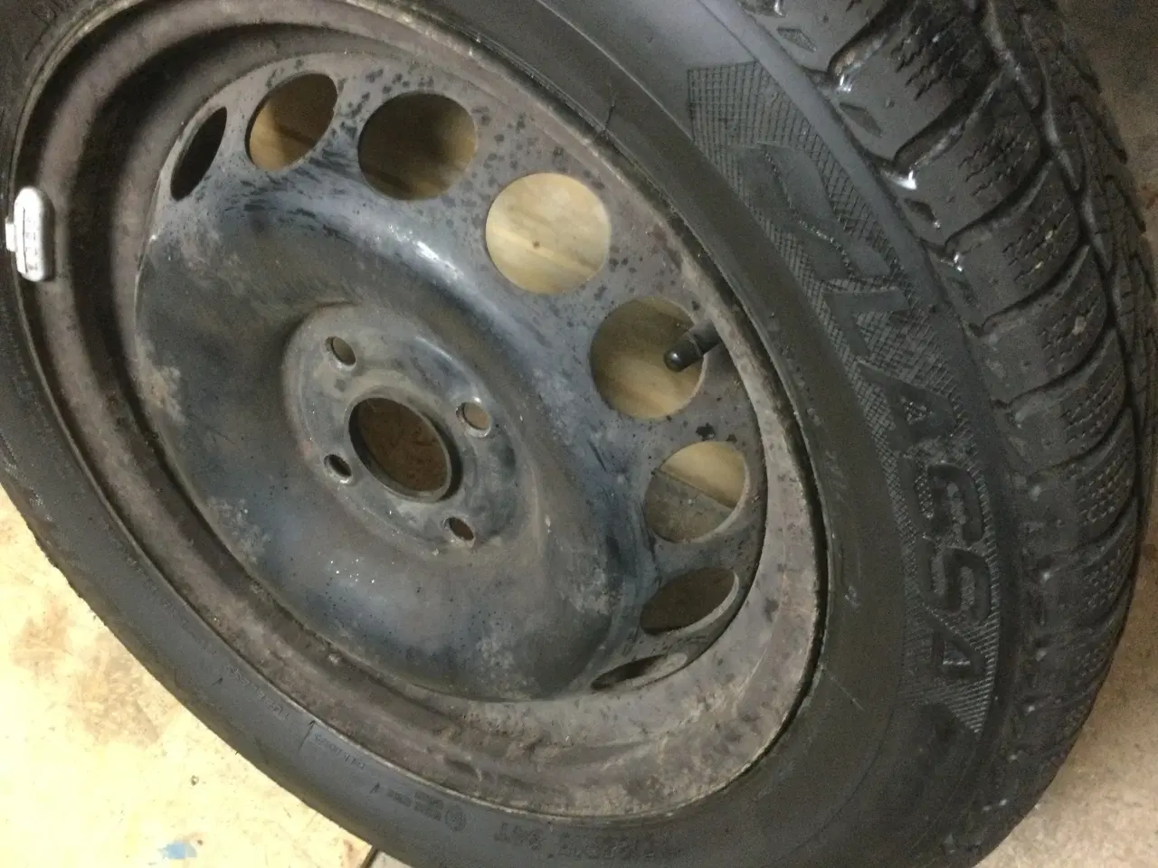 Billede 3 - Vinterdæk med stålfælge
