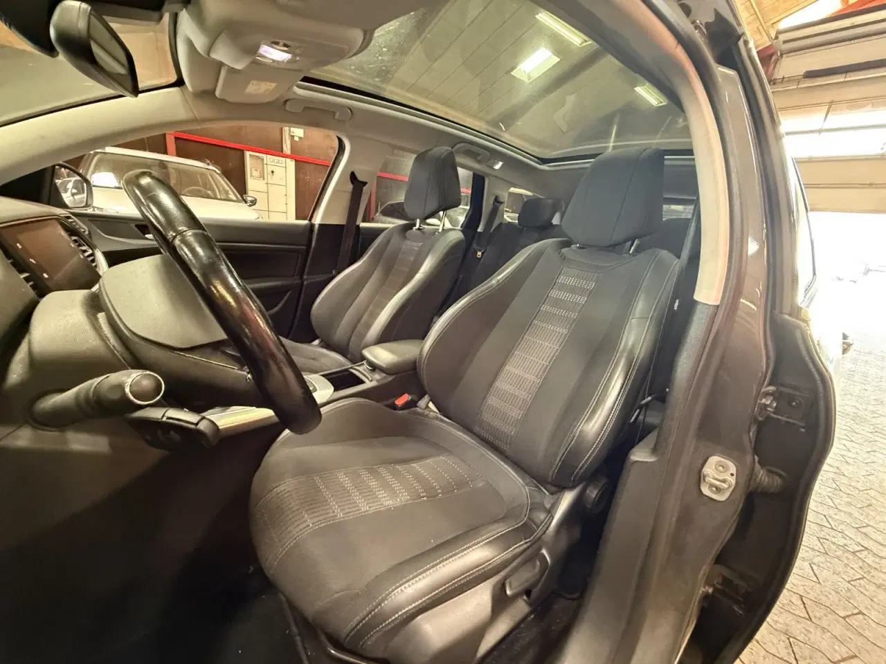 Billede 9 - Peugeot 308 1,6 BlueHDi 120 Allure Sky SW