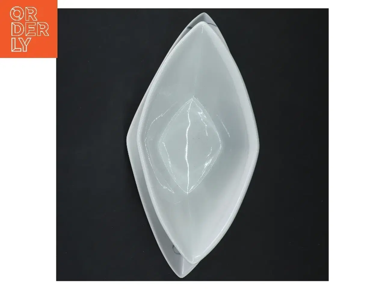 Billede 3 - Firklveren Victoria sauceskål samt underskål (str. 24 cm)