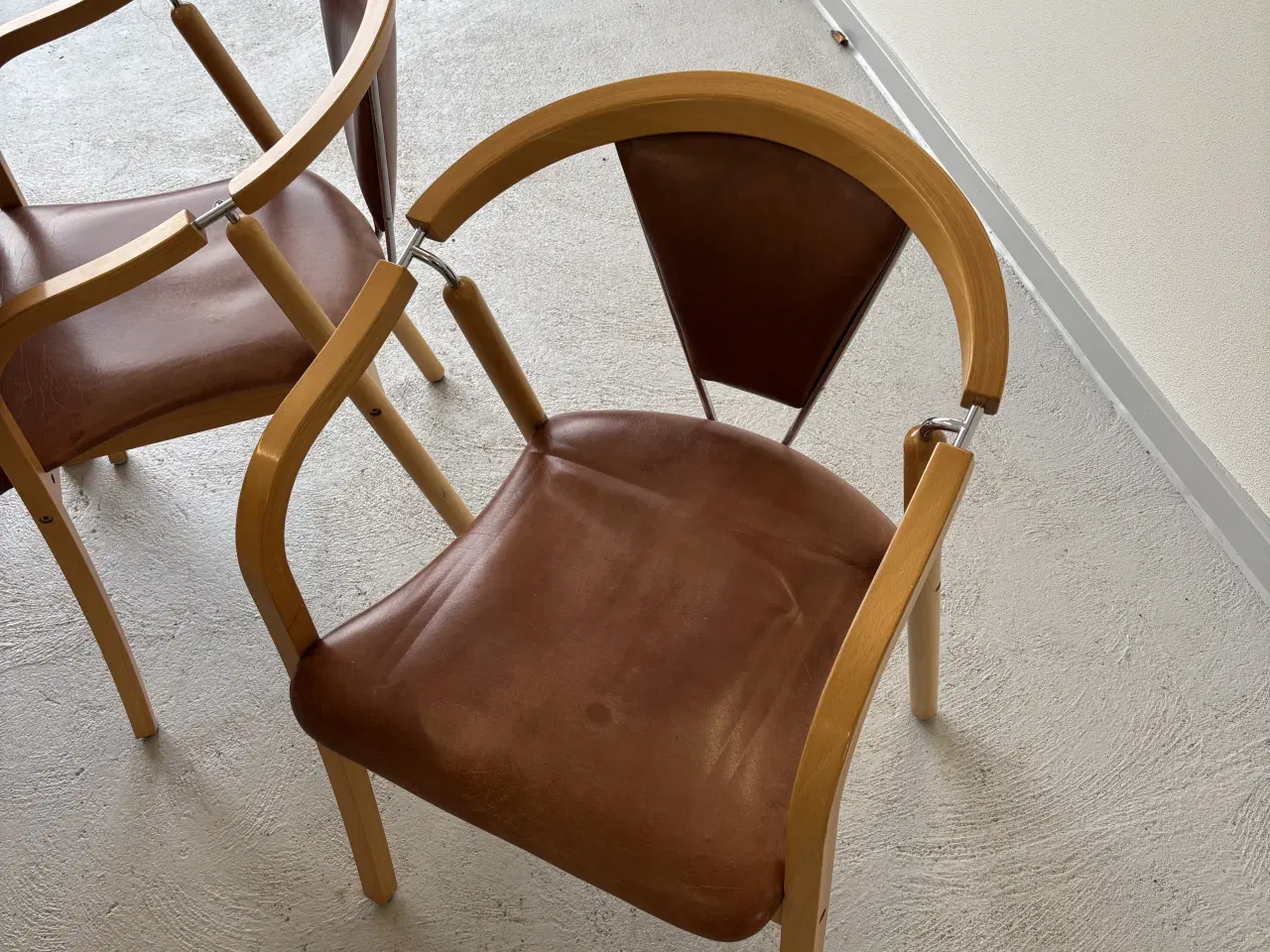 Billede 2 - Spisebord med 4 stole 